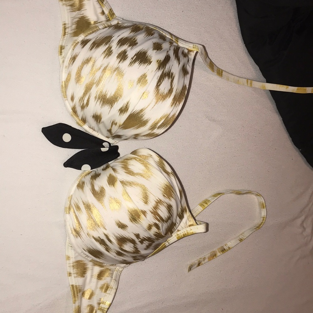 Victoria’s Secret bikini